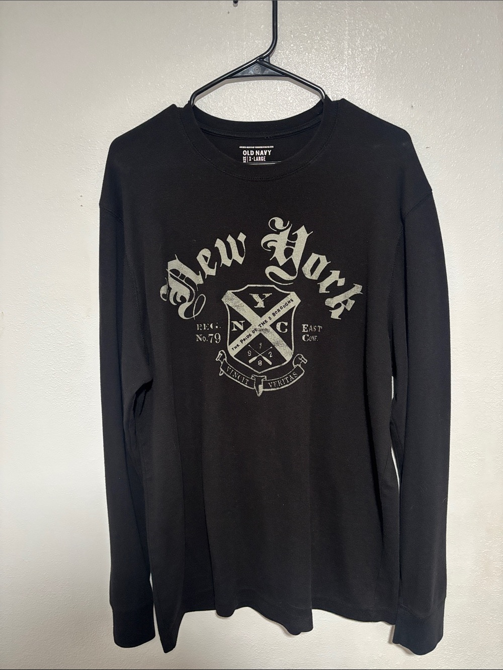 Old Navy Men’s Black Long-Sleeve Graphic 'New York' Tee